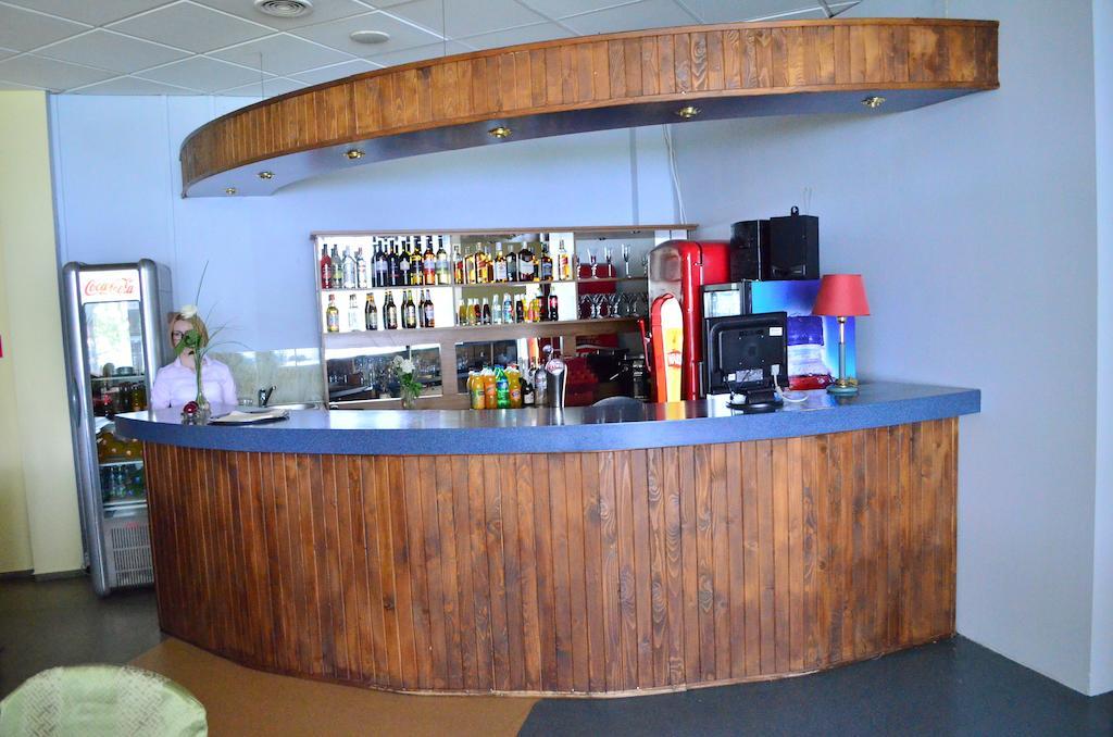 Hotel Mikorzyn Ślesin Εξωτερικό φωτογραφία