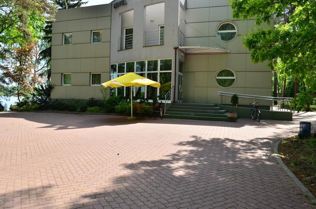 Hotel Mikorzyn Ślesin Εξωτερικό φωτογραφία