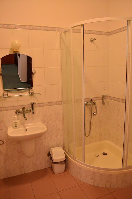 Hotel Mikorzyn Ślesin Δωμάτιο φωτογραφία